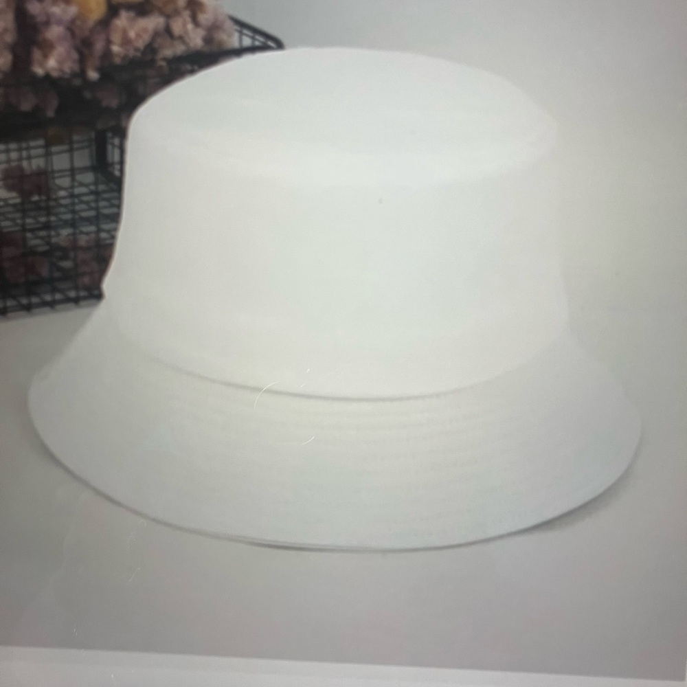 White Women's Reversible Bucket Hat - Classic Sun Hat